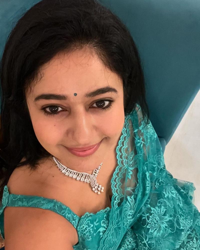 poonam-bajwa-hot-photos